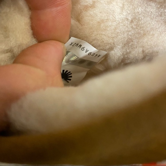 UGG | Classic Weather Hiker Boots  In Chestnut Size 6.5 NEW - Picture 8 of 13